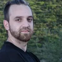 Álvaro M.L.